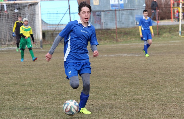 快船输给骑士，跌至第八，泰伦卢战术失误成焦点.